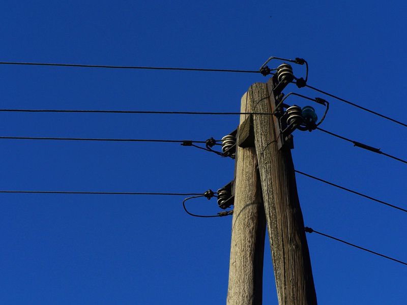 derev.jpg Заземление деревянных опорных конструкций